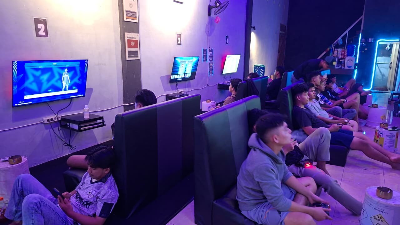 Barisan sofa dan station